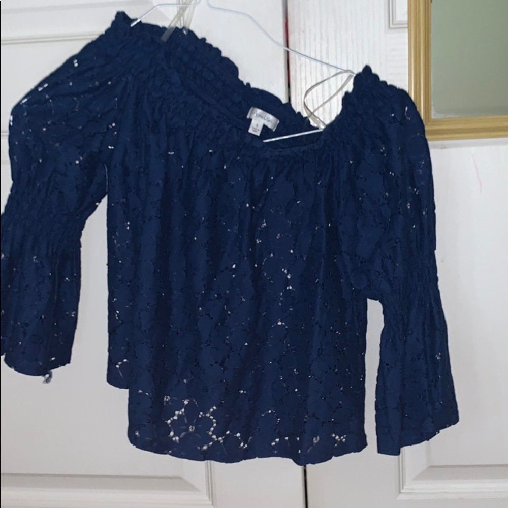 Off the shoulder baby shirt